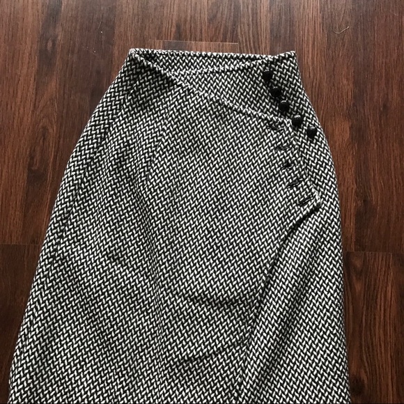 Chic One-of-a-kind Wool Wrap Skirt - Picture 5 of 7